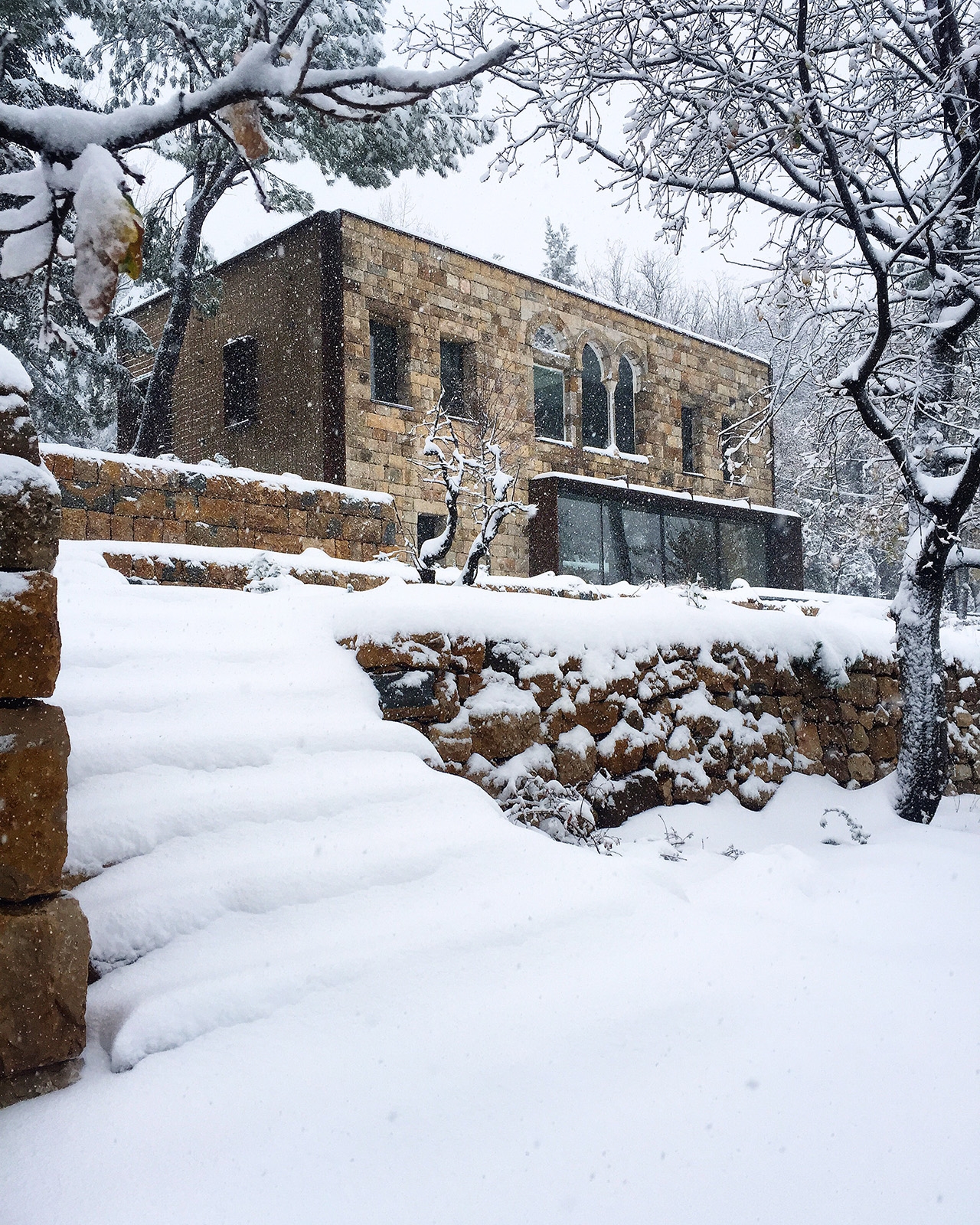 Baskinta Lebanese Mountain House reconstruction